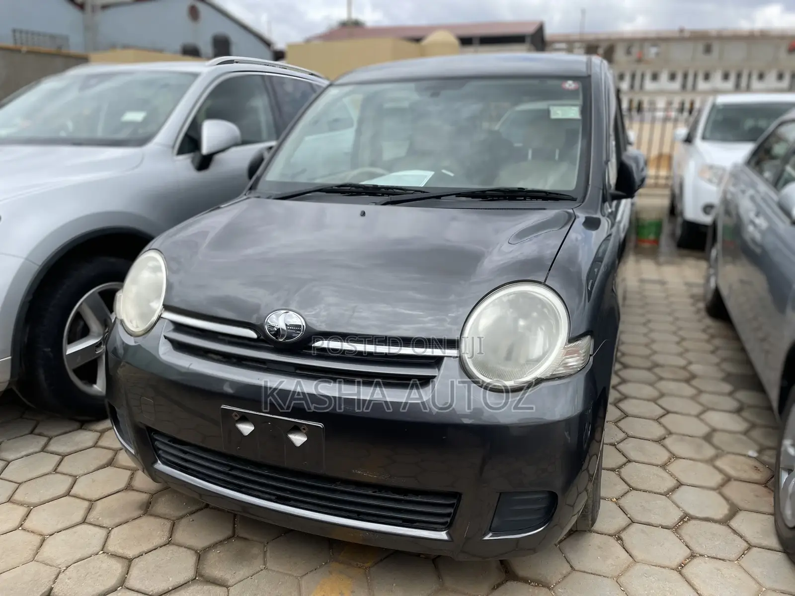 Toyota Sienta 2009 Gray