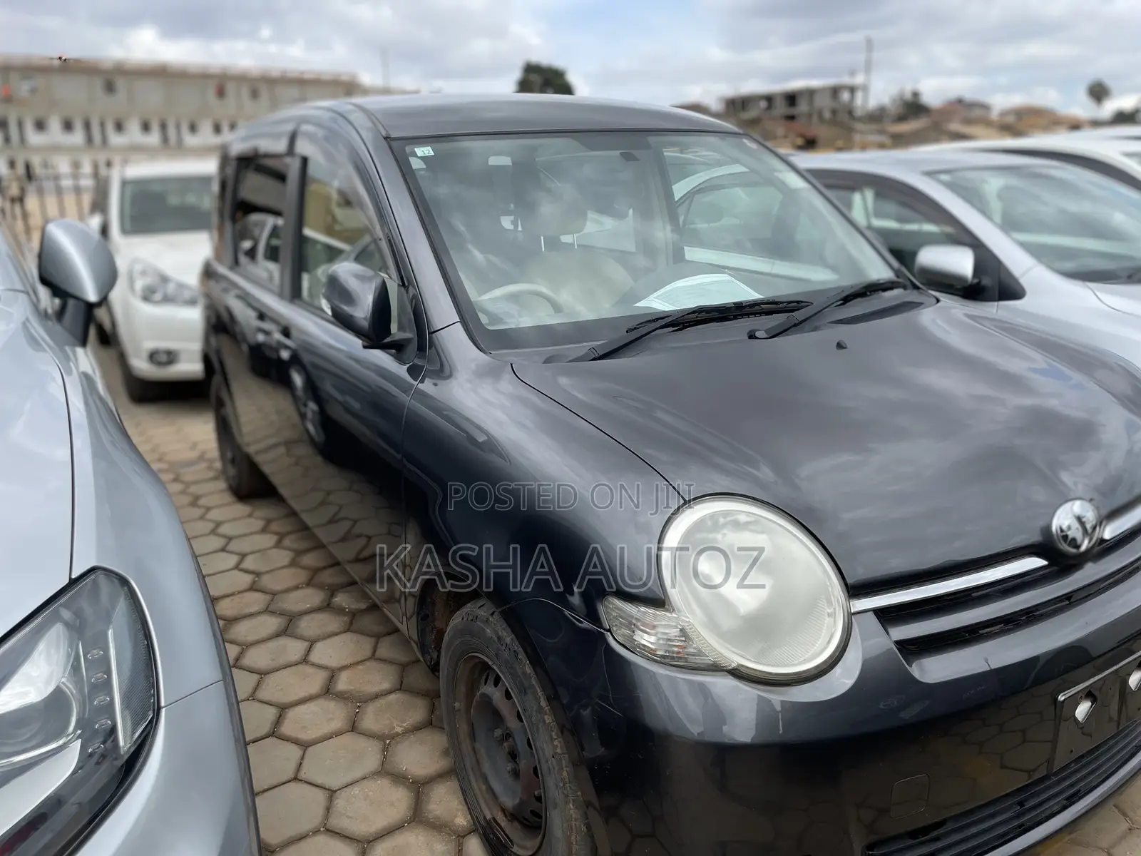 Toyota Sienta 2009 Gray