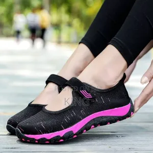 Bold Outdoor Women's Sneakers
