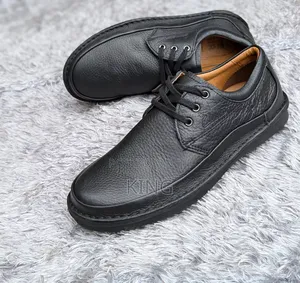 Solid Mens Clarks Lace Up Casual Leather Shoes