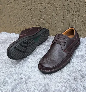 Gifted Mens Clarks Lace Up Casual Leather Shoes