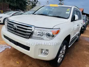 Toyota Land Cruiser 2015 White