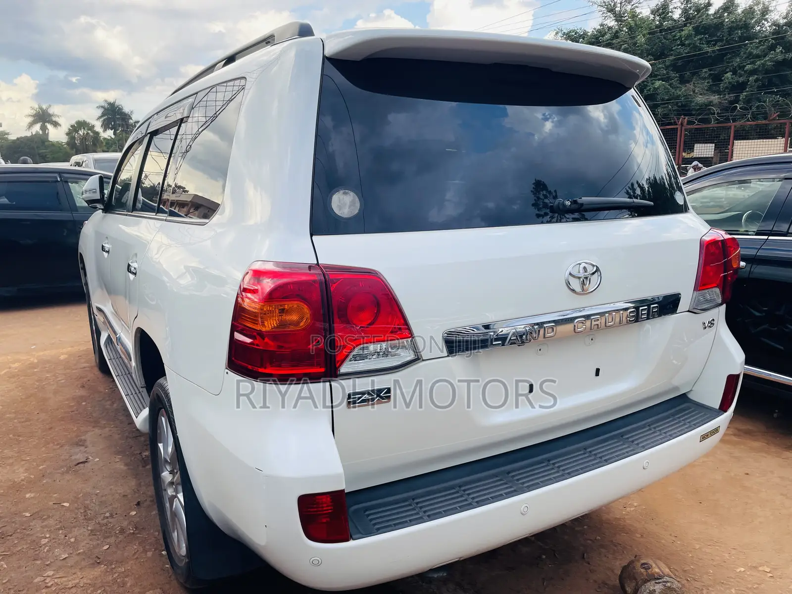 Toyota Land Cruiser 2015 White