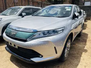 Toyota Harrier 2.0 2017 Silver
