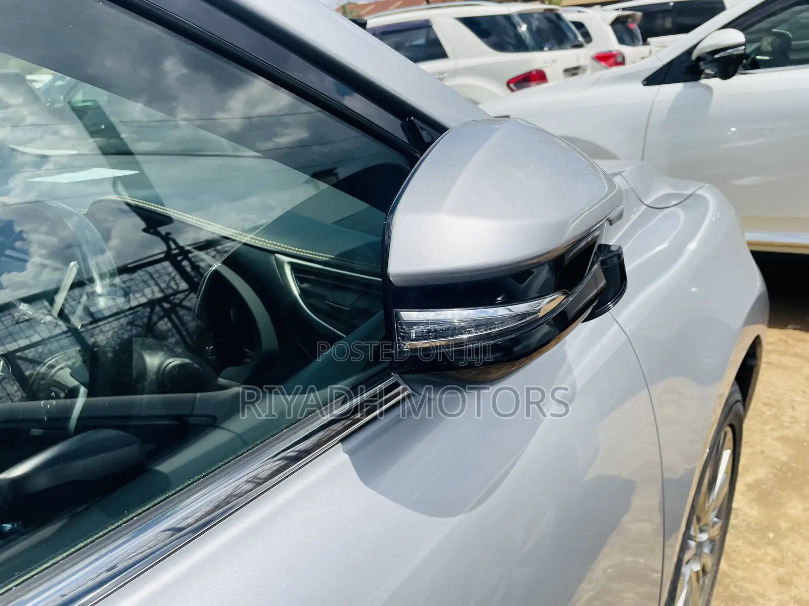 Toyota Harrier 2.0 2017 Silver