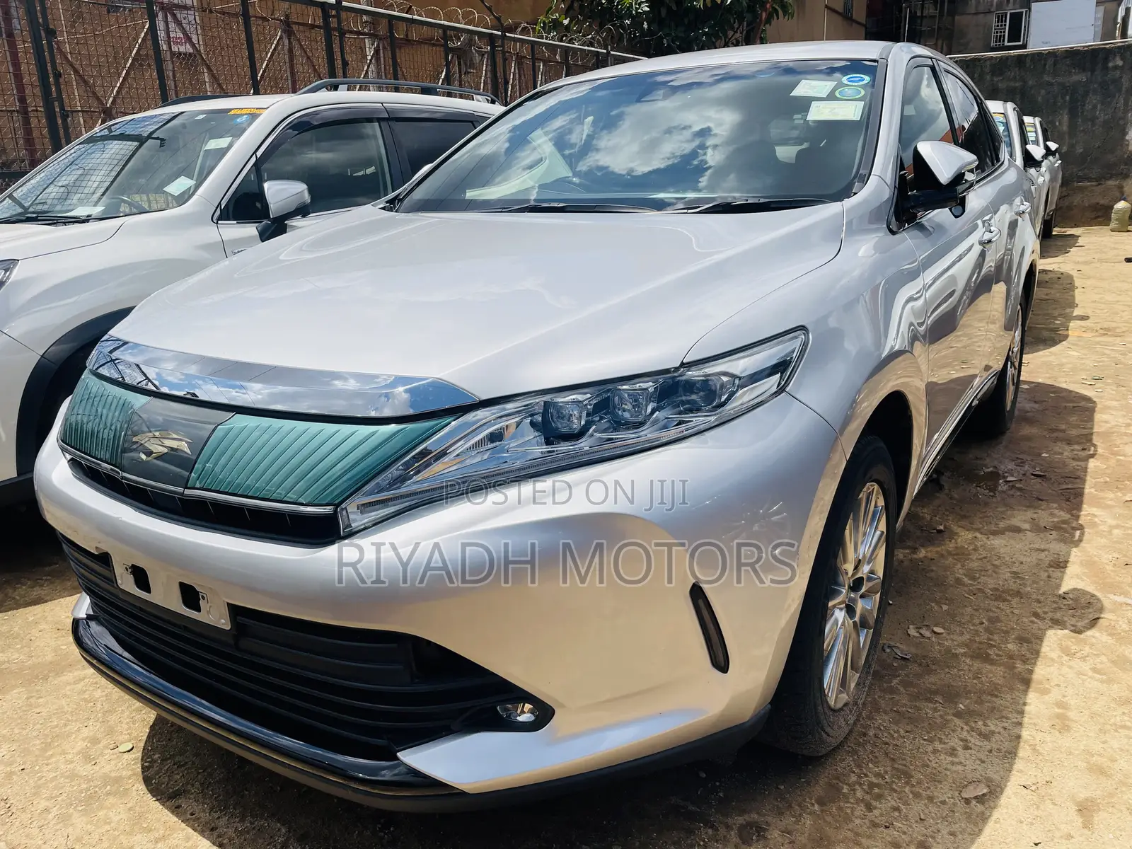 Toyota Harrier 2.0 2017 Silver