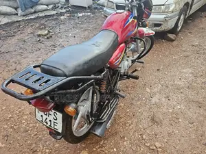 Bajaj Boxer 125 2023 Red