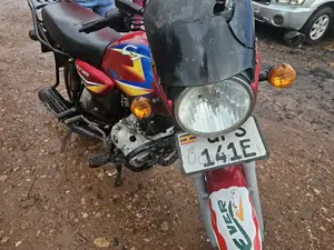 Bajaj Boxer 125 2023 Red