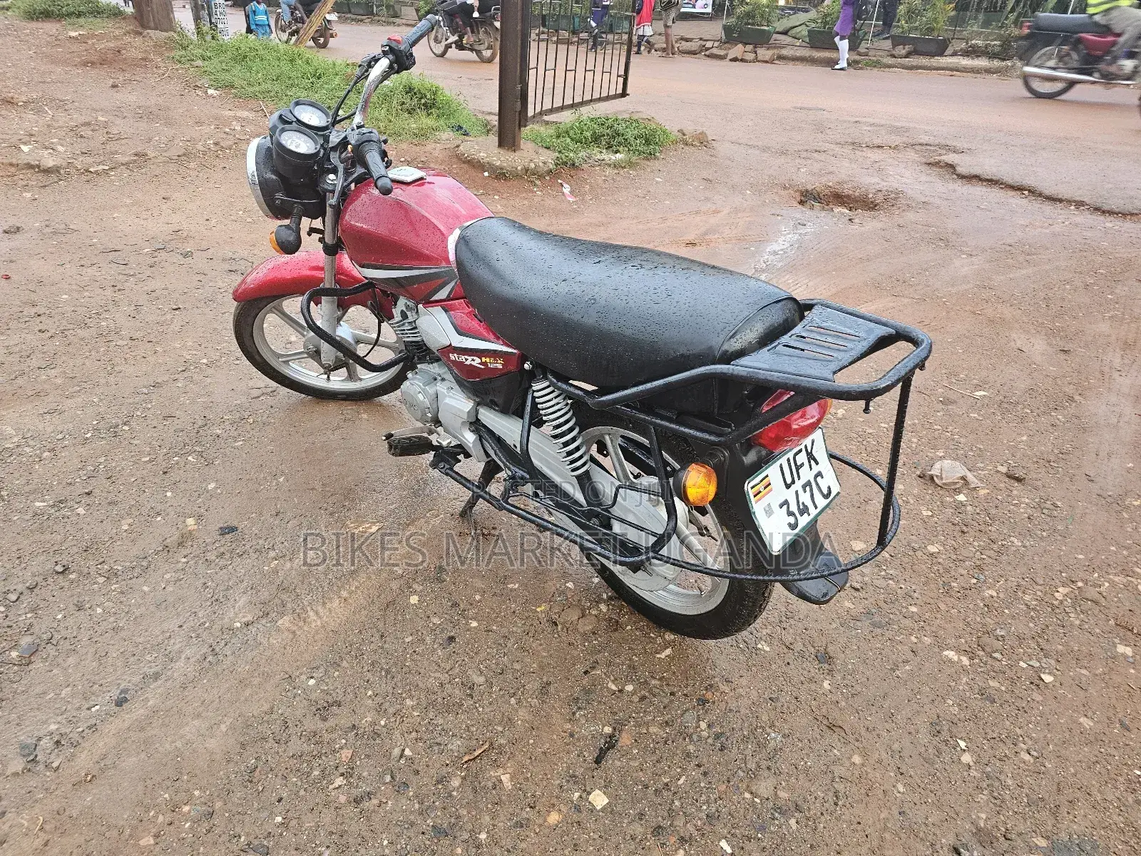 TVS HLX 125 2022 Red