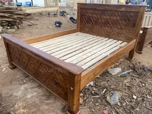 Solid Tile Mugavu Bed
