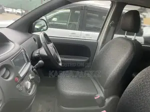 Toyota Sienta 2012 Silver