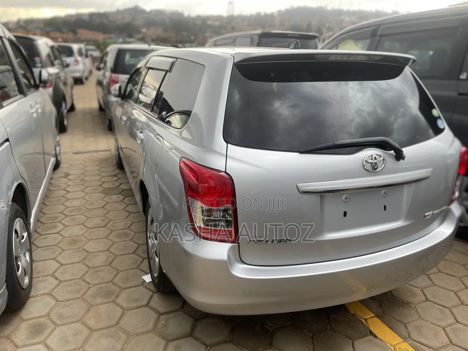 Toyota Corolla Fielder 2011 Silver