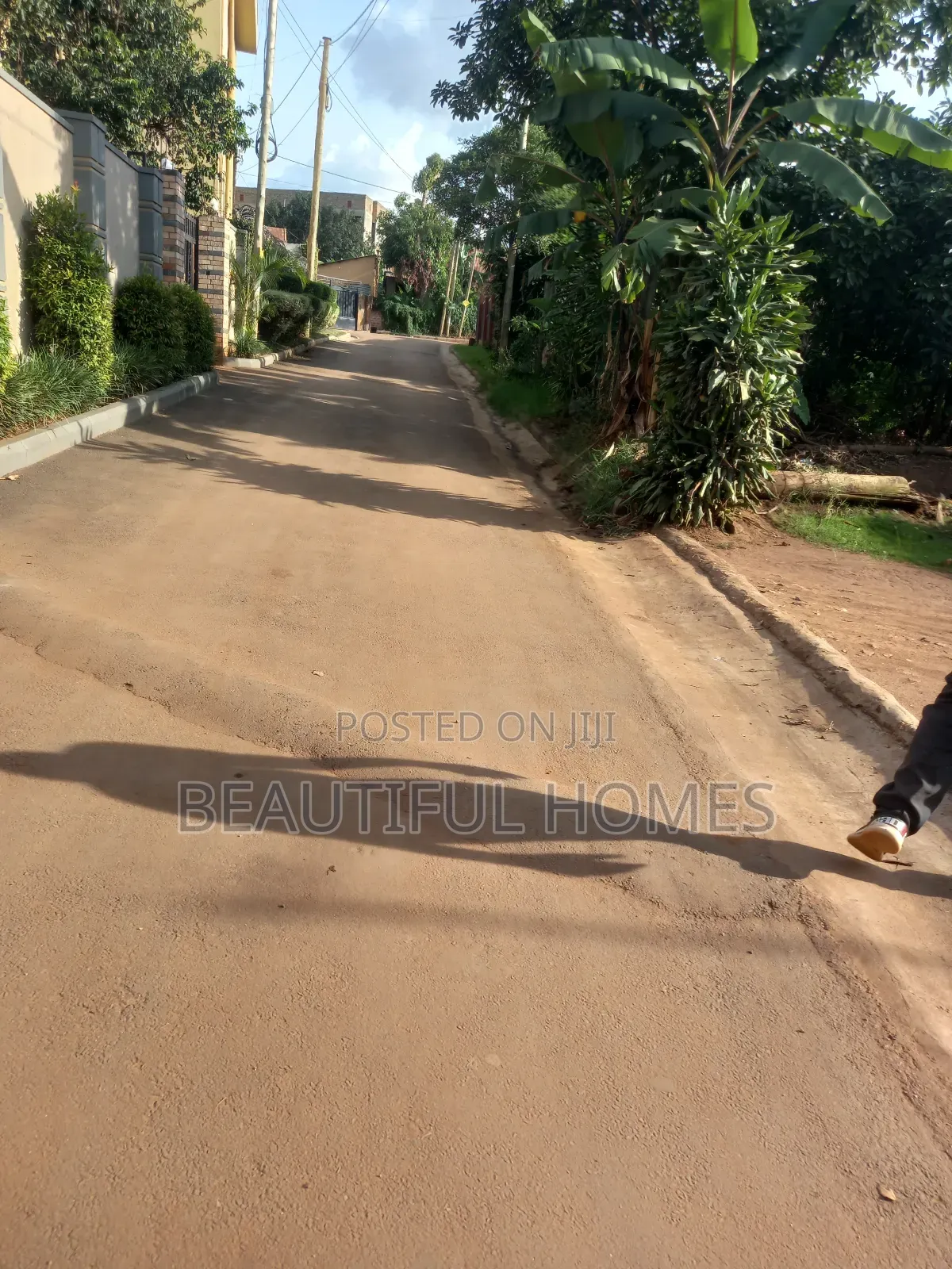 Kira Mamerito Road Plot for Sell
