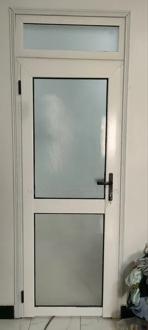 Bathroom/Bedroom Door