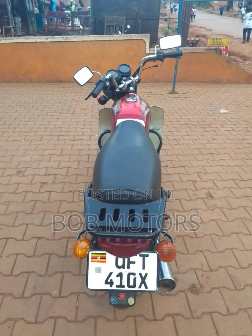 Bajaj Boxer 100 2022 Red