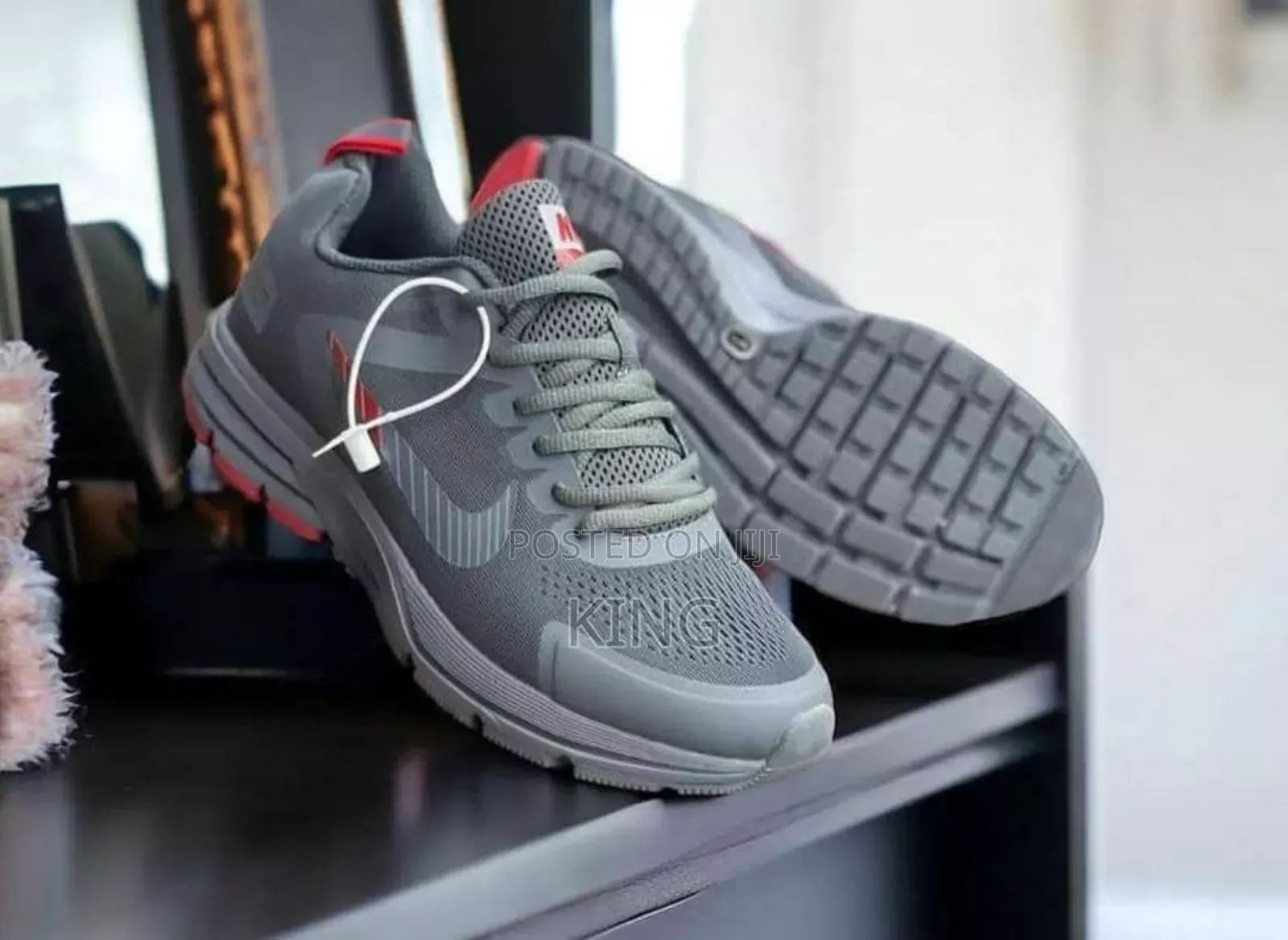 Nike Zoom Structure Sneakers