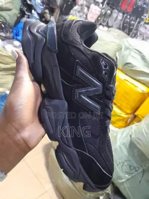 New Balance 9060 Triple Black