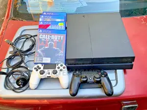 Playstation 4 Console W/ 500gb HDD +02 Controllers +10 Games
