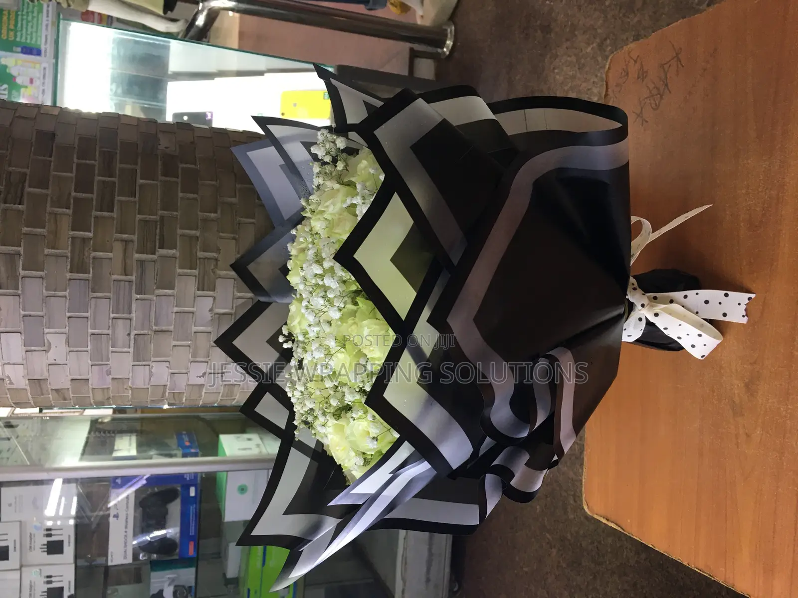 Jessie Wrapping Solutions and Flowers