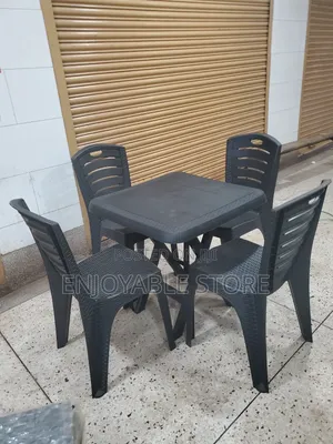 Restaurant/Bar 4chairs and Table Plastic Set