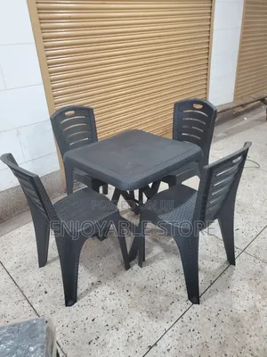 Restaurant/Bar 4chairs and Table Plastic Set
