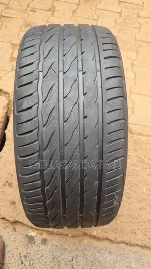 255/40r19 Foreign Used Tire