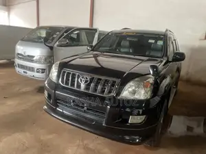 Toyota Land Cruiser Prado 2010 Black