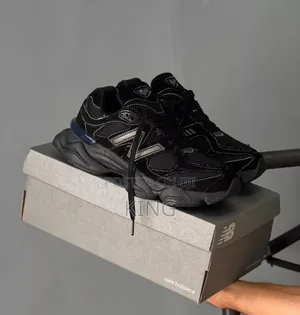 Black New Balance Men's 9060