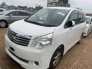 Toyota Noah 2011 White