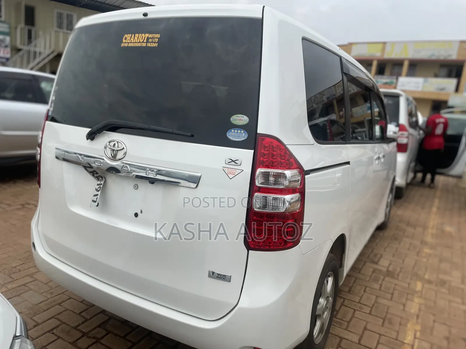 Toyota Noah 2011 White