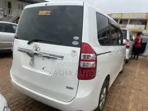 Toyota Noah 2011 White