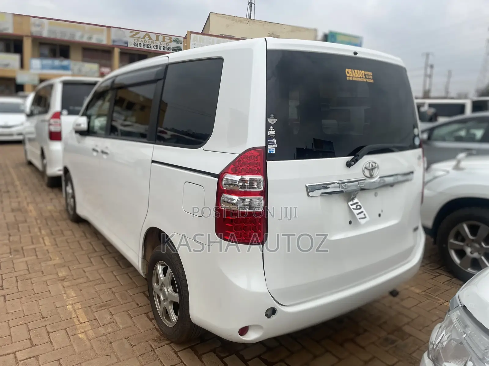 Toyota Noah 2011 White