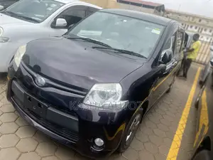 Toyota Sienta 2012 Purple