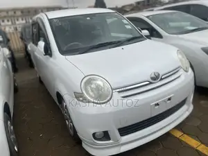 Toyota Sienta 2009 White