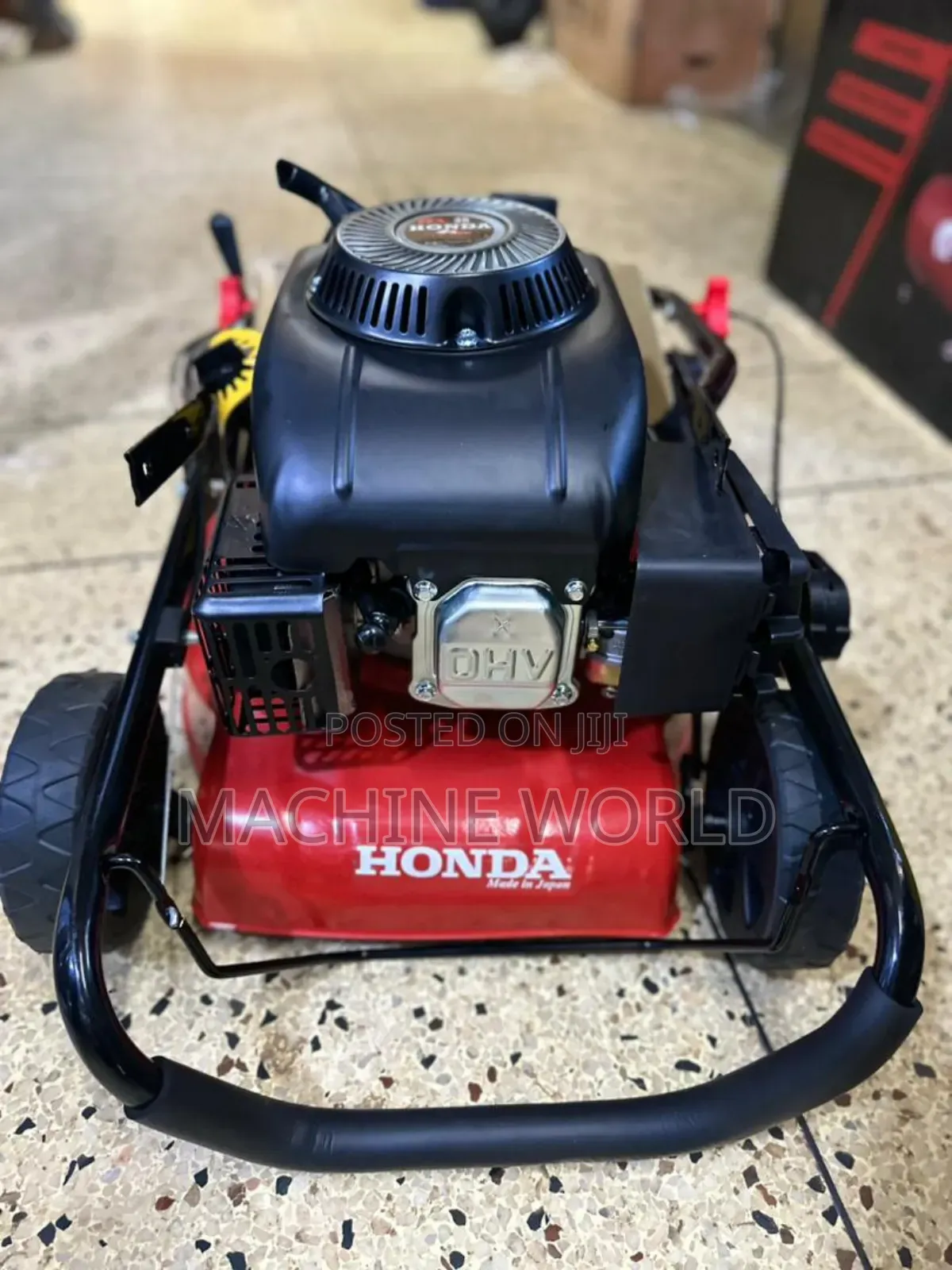 Lawm Mower With Grass Catcher