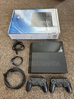 Playstation 4 Standard W/ Games +Controllers +500gb + Cables