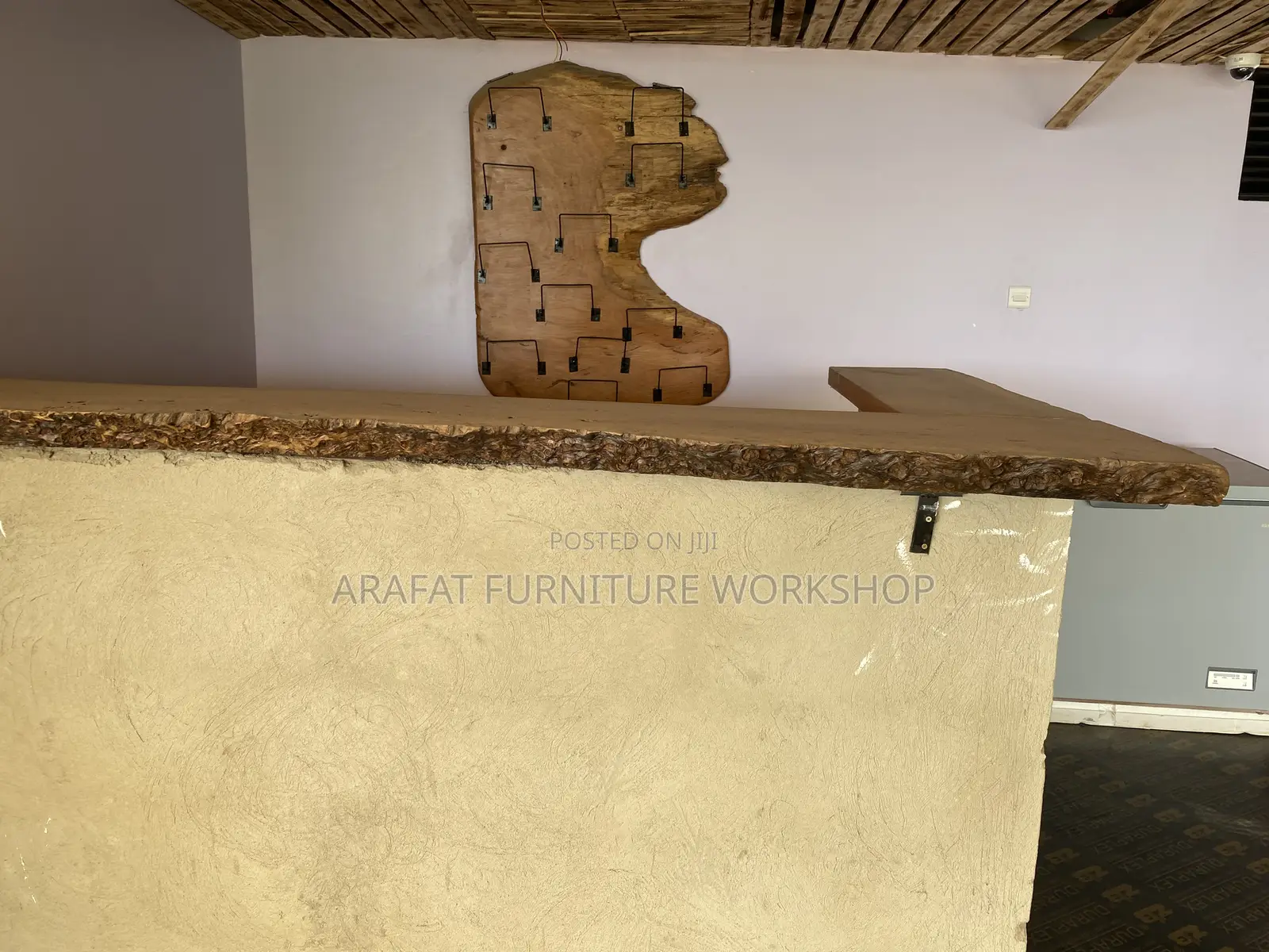 Interior Designer Pallet Ceiling and Floor