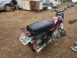 Bajaj Boxer 2018 Red