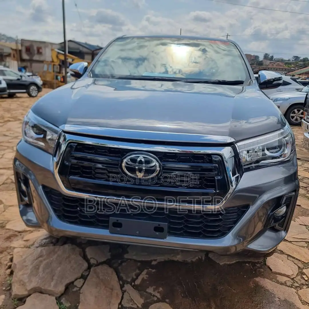 Toyota Hilux 2019 Gray