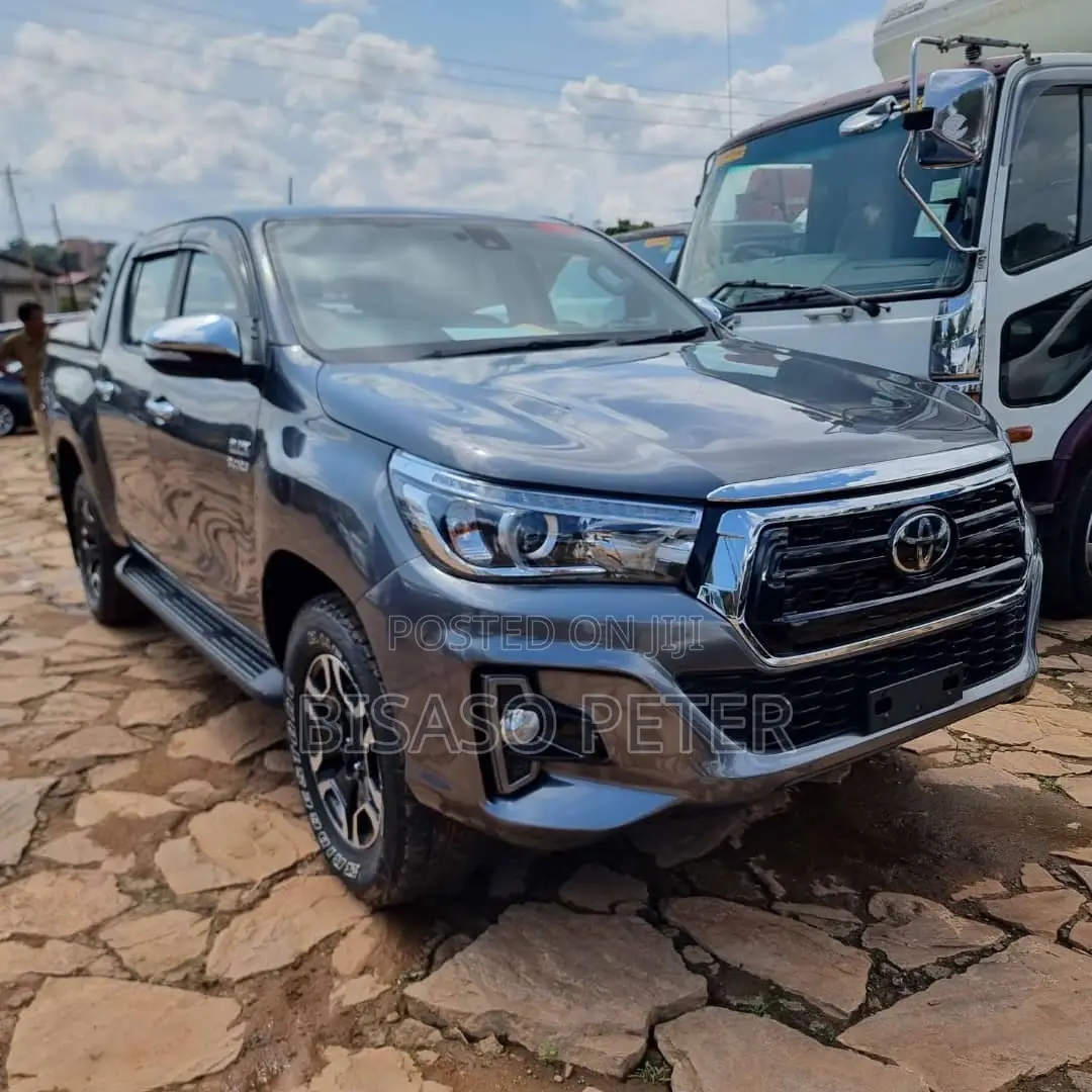 Toyota Hilux 2019 Gray