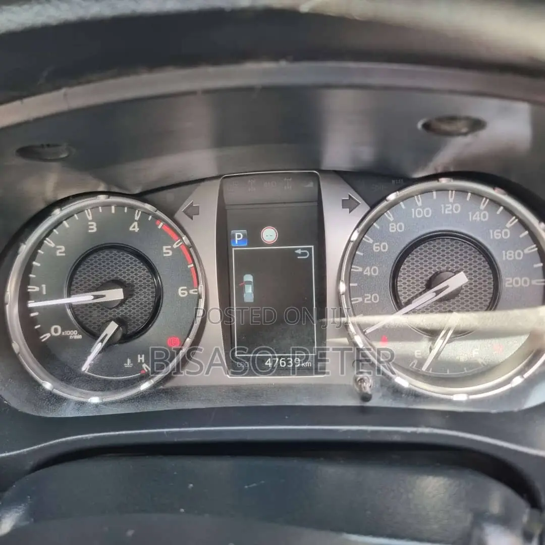Toyota Hilux 2019 Gray