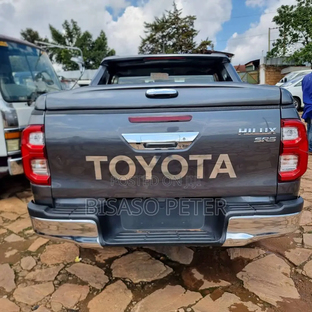 Toyota Hilux 2019 Gray