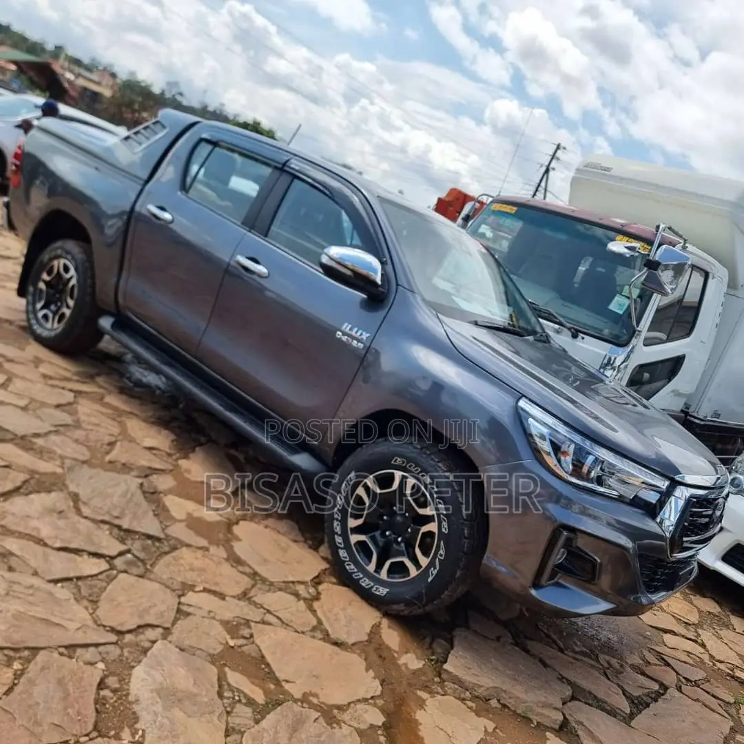 Toyota Hilux 2019 Gray