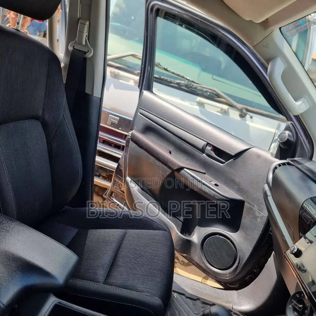 Toyota Hilux 2019 Gray