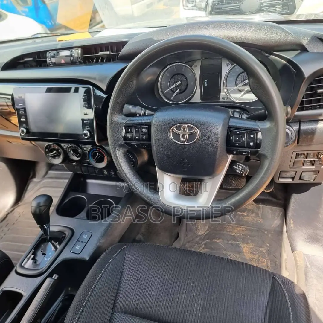 Toyota Hilux 2019 Gray