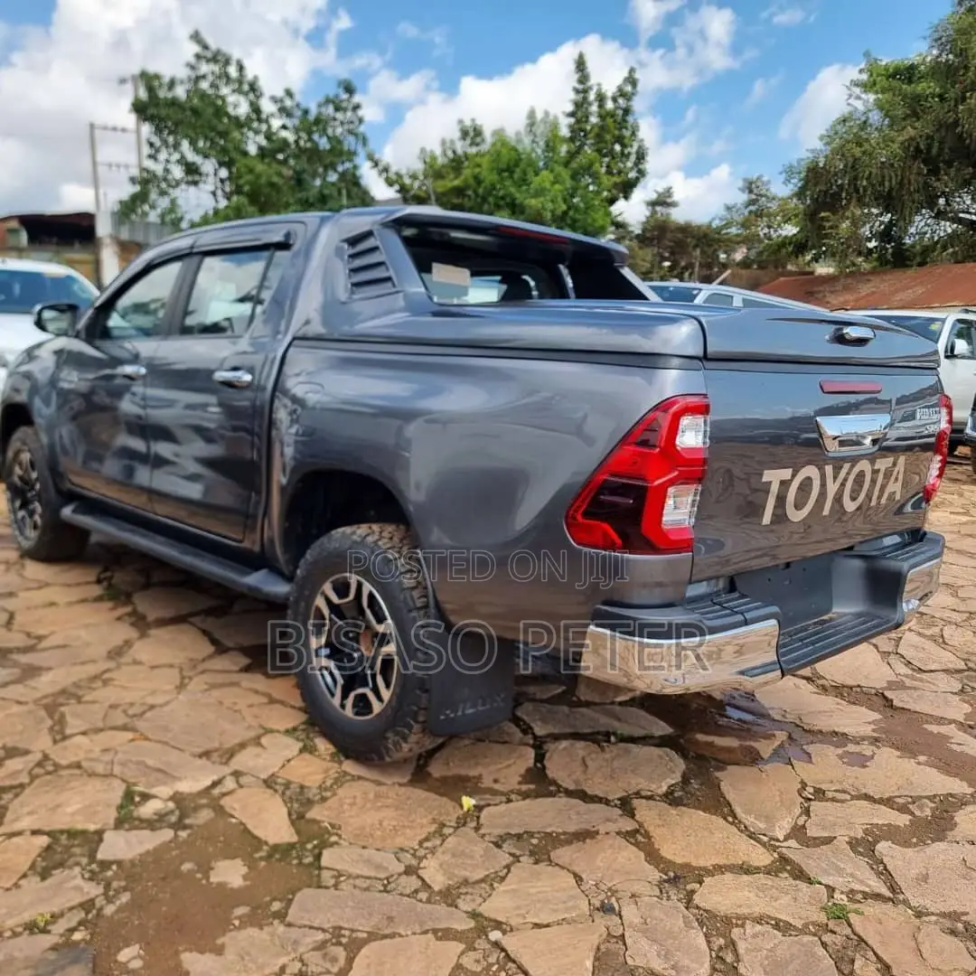 Toyota Hilux 2019 Gray