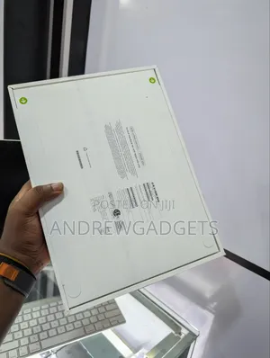 New Laptop Apple MacBook Air 2024 M3 13-Inch 8GB Apple M3 SSD 256GB