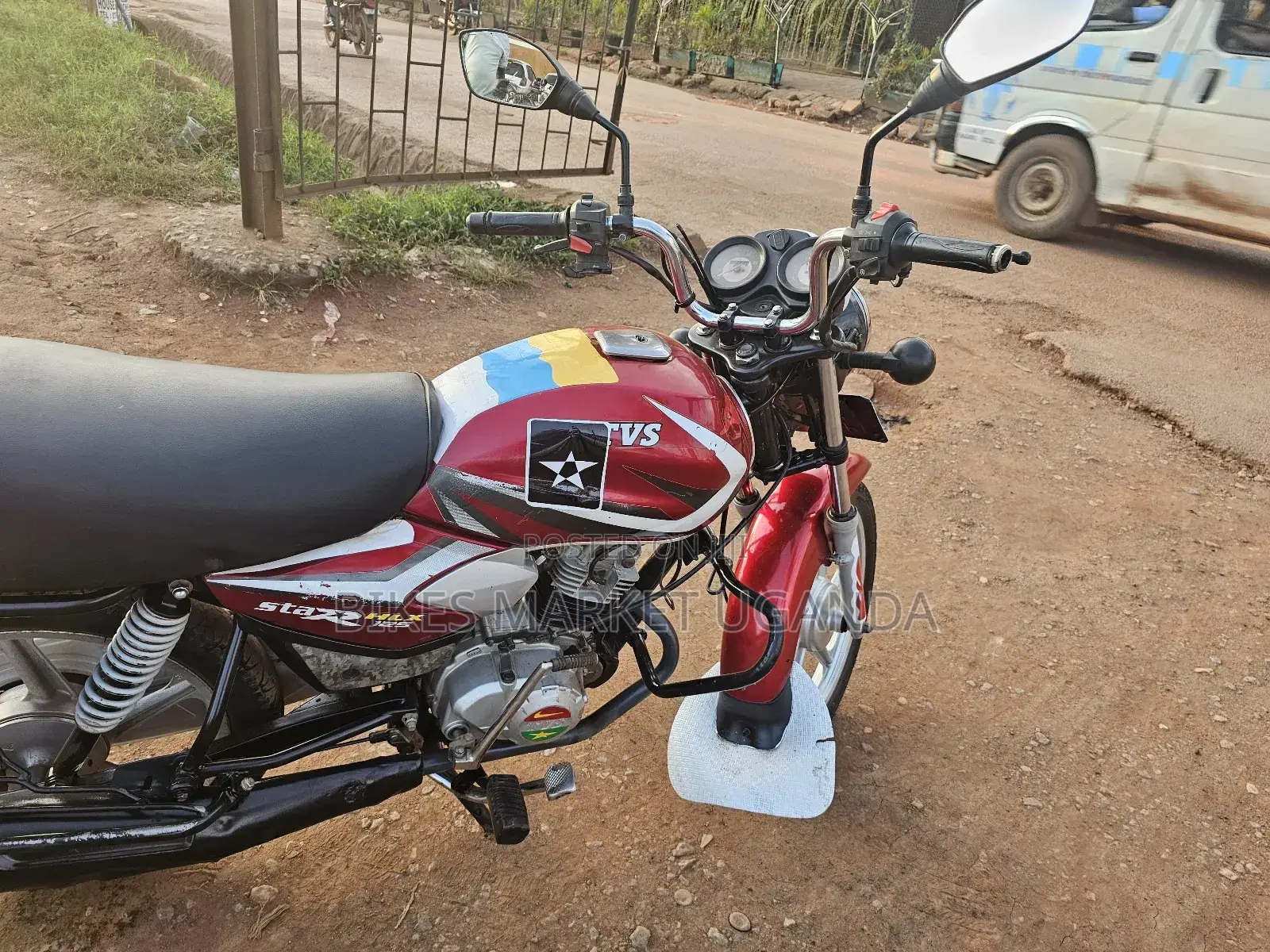 TVS HLX 125 2022 Red