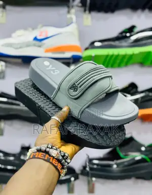 Original Grey Y3 Yeezy Slide Push in Sandals