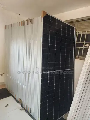555W Monocrystalline Solar Panels